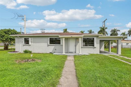 Villa en Miami Gardens, Miami-Dade County