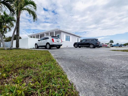 Villa in Hialeah, Miami-Dade