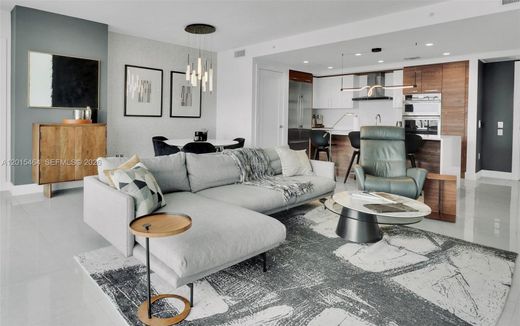 Residential complexes in Fort Lauderdale, Broward County