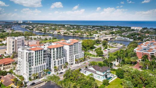 Residential complexes in Boca Raton, Palm Beach