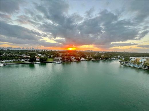 Complesso residenziale a Miami Beach, Miami-Dade County