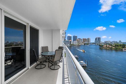 Residential complexes in Fort Lauderdale, Broward County