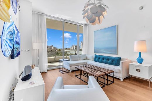 Residential complexes in Miami Beach, Miami-Dade