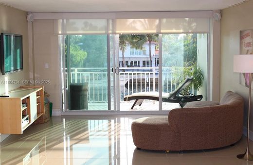 Residential complexes in Bay Harbor Islands, Miami-Dade