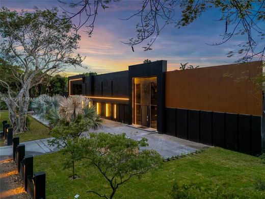 Villa in Pinecrest, Miami-Dade County