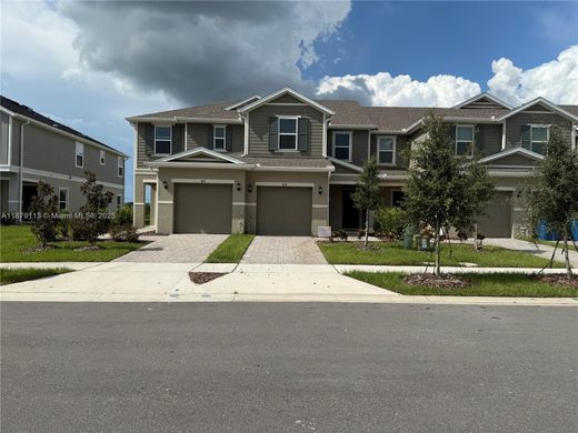 Townhouse in West Lake Wales, Polk County