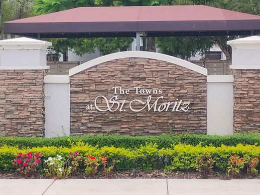 Residential complexes in Doral, Miami-Dade