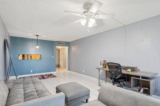 Residential complexes in Plantation, Broward County