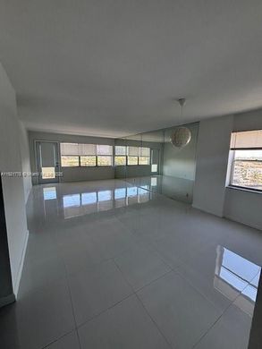 Residential complexes in Hallandale, Broward County