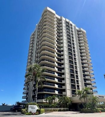 Residential complexes in North Palm Beach, Palm Beach