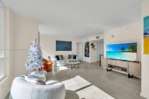 Residential complexes in Fort Lauderdale, Broward County