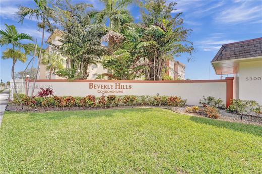 Residential complexes in Hollywood, Broward County