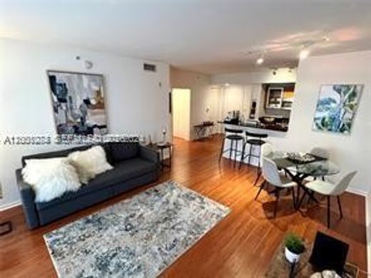Kamienica w Aventura, Miami-Dade County