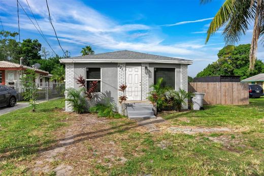 Villa in Pompano Beach, Broward County