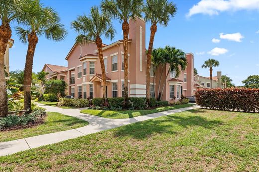 Residential complexes in Boynton Beach, Palm Beach