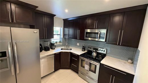Residential complexes in Coconut Creek, Broward County