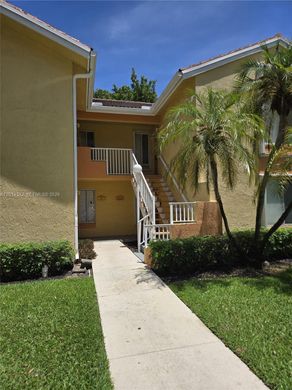 Residential complexes in Coral Springs, Broward County