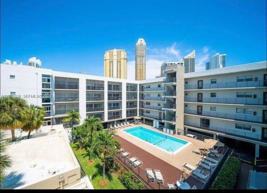 Жилой комплекс, Sunny Isles Beach, Miami-Dade County