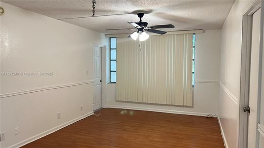 公寓楼  Lauderhill, Broward County