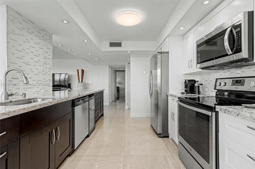 Wohnkomplexe in Hallandale Beach, Broward County