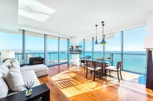 Residential complexes in Miami Beach, Miami-Dade