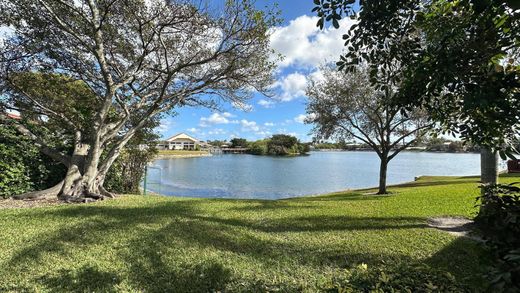Townhouse in Oakland Park, Broward County