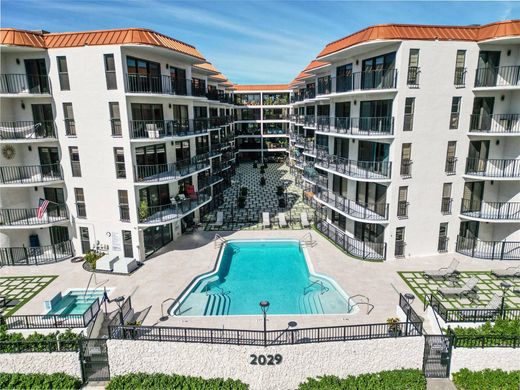 Residential complexes in Fort Lauderdale, Broward County