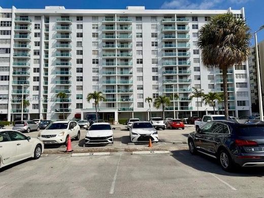 Edificio en North Miami Beach, Miami-Dade County