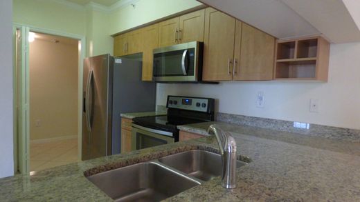 Residential complexes in West Palm Beach, Palm Beach