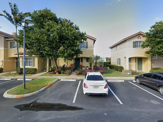 Townhouse in North Lauderdale, Broward County