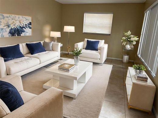 Townhouse in Davie, Broward County