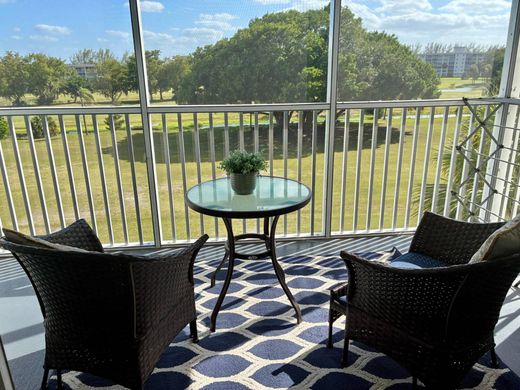 Residential complexes in Pompano Beach, Broward County