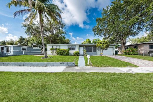 빌라 / Miami Gardens, Miami-Dade County