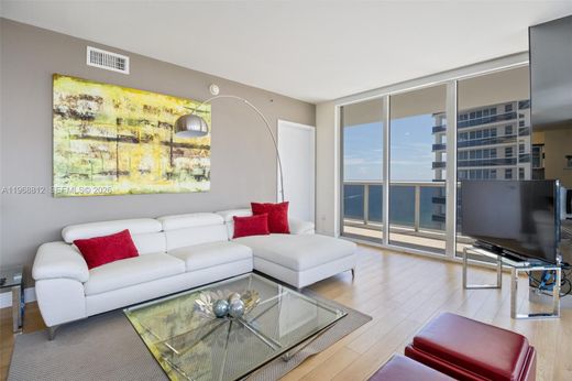 Residential complexes in Hallandale, Broward County