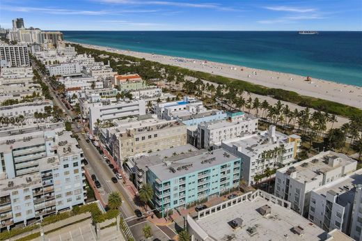 Residential complexes in Miami Beach, Miami-Dade