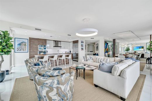 Residential complexes in Fort Lauderdale, Broward County
