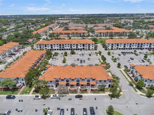 Townhouse - Lauderdale Lakes, Broward County