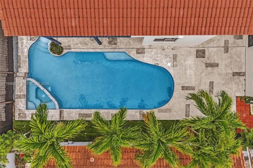 Вилла, Hialeah, Miami-Dade County