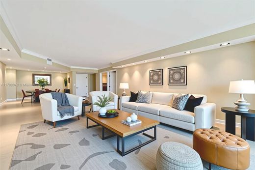 Residential complexes in Fort Lauderdale, Broward County