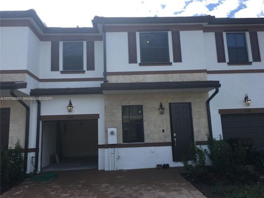 Kamienica w Hialeah, Miami-Dade County