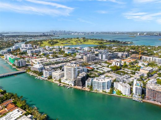 Residential complexes in Bay Harbor Islands, Miami-Dade