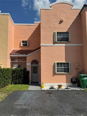 타운 하우스 / Miami Terrace Mobile Home, Miami-Dade County