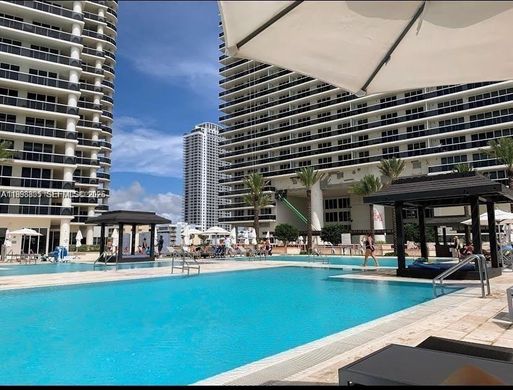 Residential complexes in Hallandale, Broward County