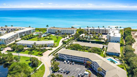 Residential complexes in Juno Beach, Palm Beach