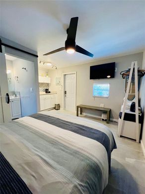 マイアミ, Miami-Dade Countyのアパートメント・コンプレックス