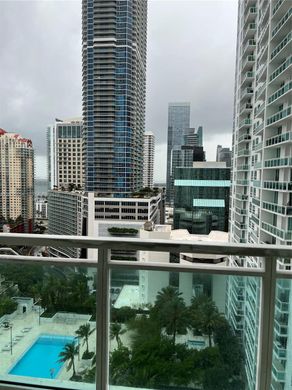 Kamienica w Miami, Miami-Dade County
