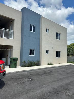 Residential complexes in Hialeah, Miami-Dade