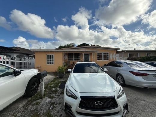 Villa - Hialeah, Miami-Dade County