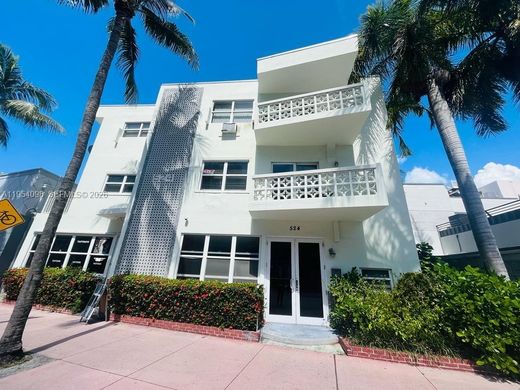 Residential complexes in Miami Beach, Miami-Dade
