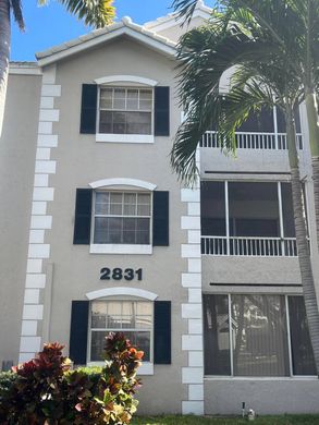 Residential complexes in Oakland Park, Broward County